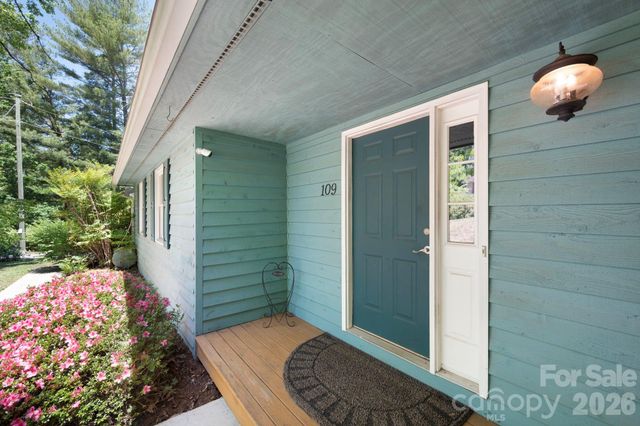 109 Lovers Loop Road, Asheville, NC 28803