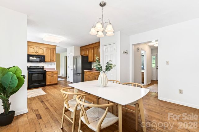 109 Lovers Loop Road, Asheville, NC 28803