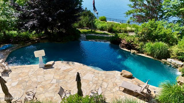 1012 Brainard Place, Brielle, NJ 08730