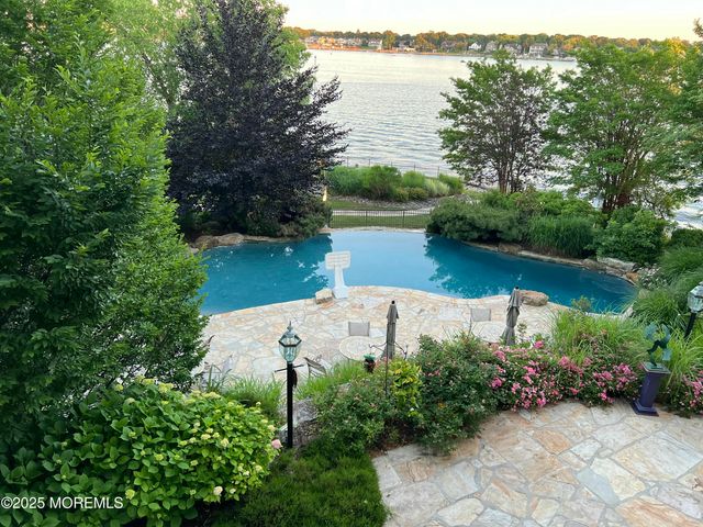 1012 Brainard Place, Brielle, NJ 08730