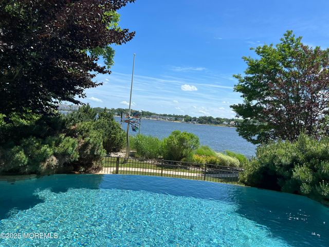 1012 Brainard Place, Brielle, NJ 08730