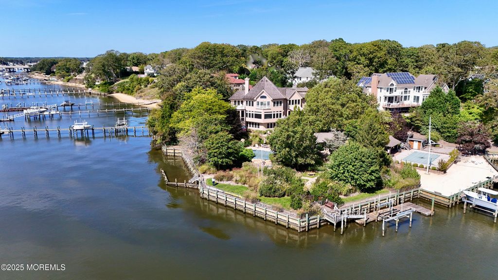 1012 Brainard Place, Brielle, NJ 08730