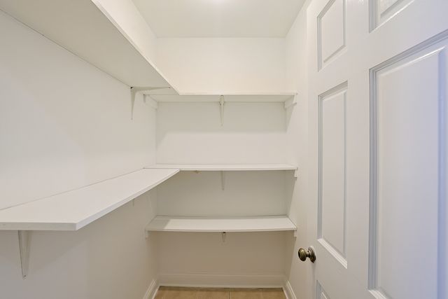 4413 W Montrose Avenue 3, Chicago, IL 60641