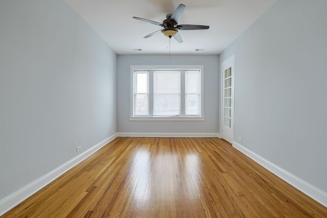 4413 W Montrose Avenue 3, Chicago, IL 60641