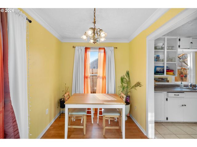 7645 Se HENDERSON St, Portland, OR 97206