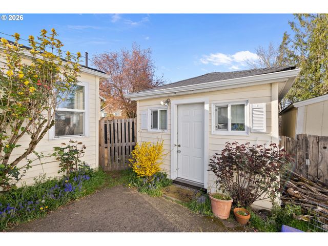 7645 Se HENDERSON St, Portland, OR 97206