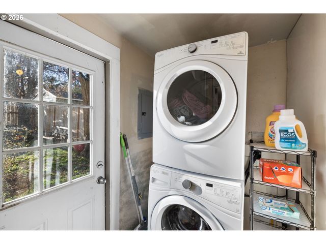 7645 Se HENDERSON St, Portland, OR 97206