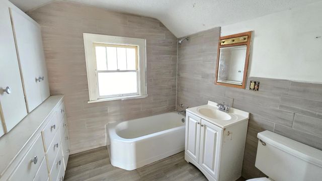 3851 Aldrich Avenue N, Minneapolis, MN 55412