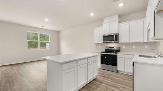 2052 Crossing Road, Stone Mountain, GA 30088