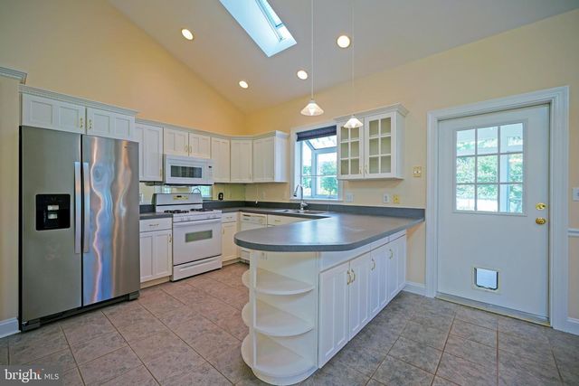 2 MARGATE CT, Lewes, DE 19958