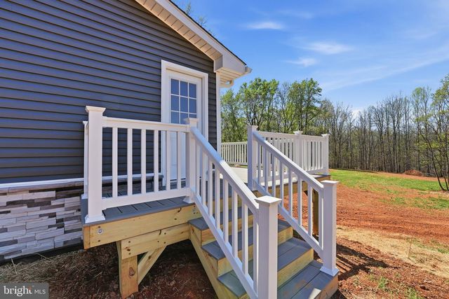 22064 YELLOWBOTTOM, Lignum, VA 22726