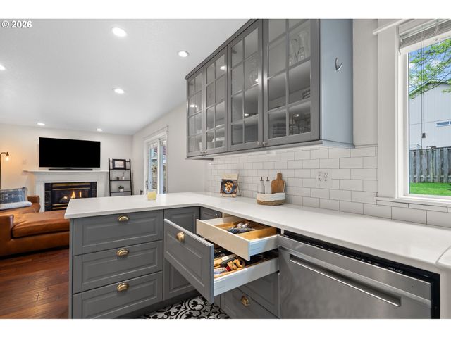 1924 Nw 31ST Way, Camas, WA 98607