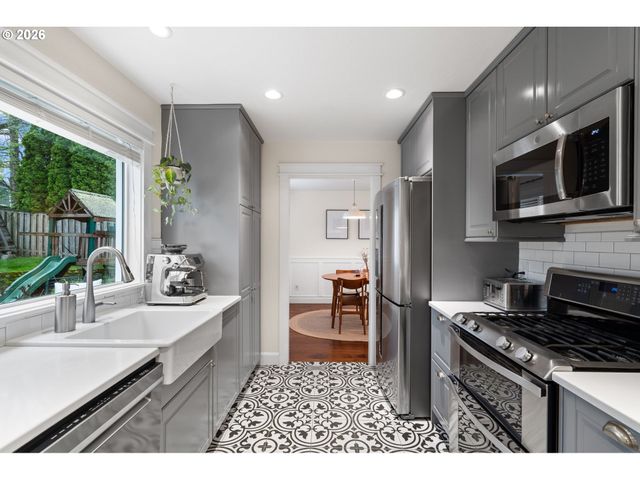 1924 Nw 31ST Way, Camas, WA 98607