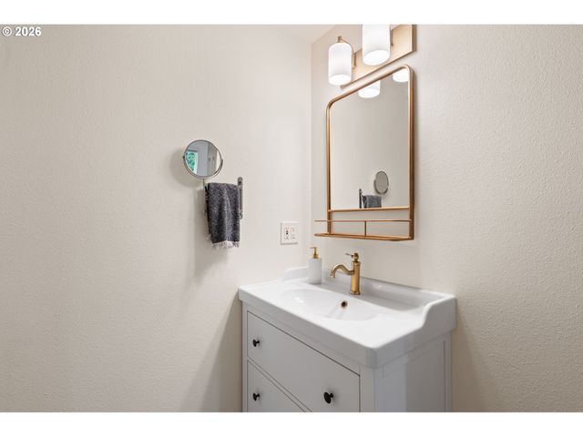 1924 Nw 31ST Way, Camas, WA 98607