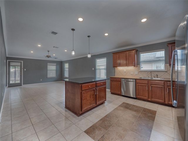 330 Altamont ST, Hutto, TX 78634