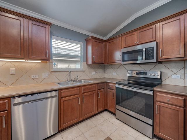 330 Altamont ST, Hutto, TX 78634