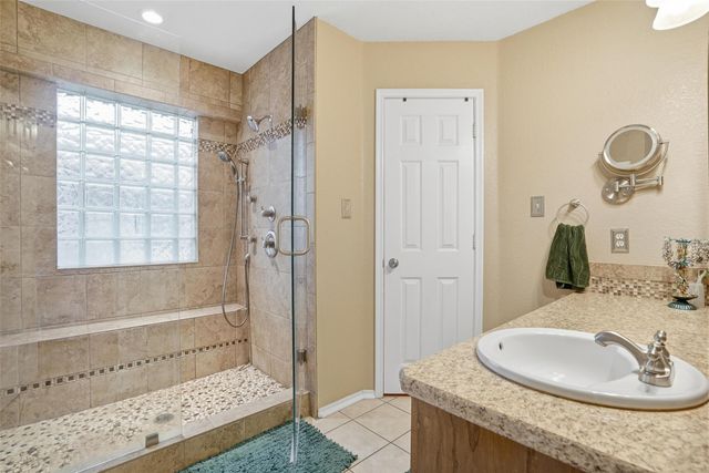 913 Raenae Drive, Burleson, TX 76028