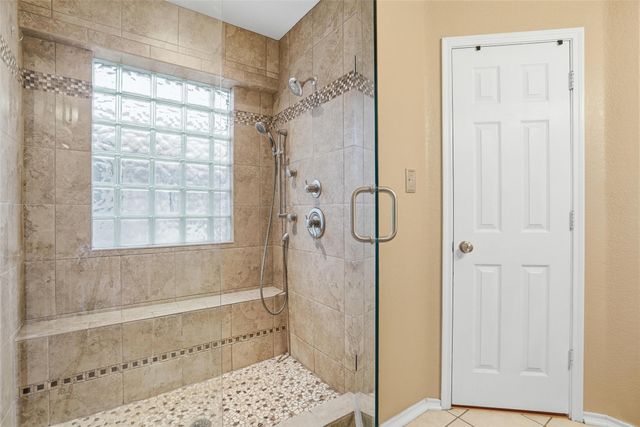 913 Raenae Drive, Burleson, TX 76028