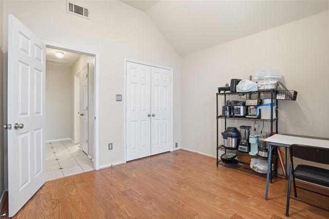 913 Raenae Drive, Burleson, TX 76028