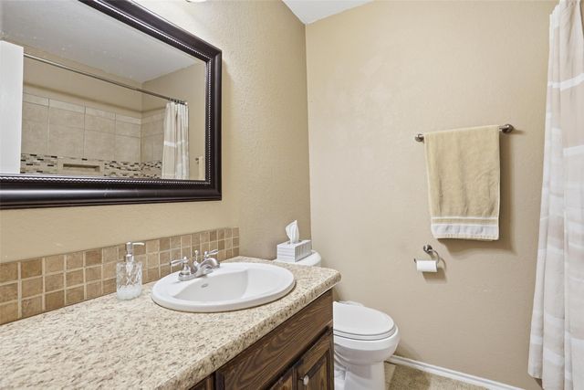 913 Raenae Drive, Burleson, TX 76028