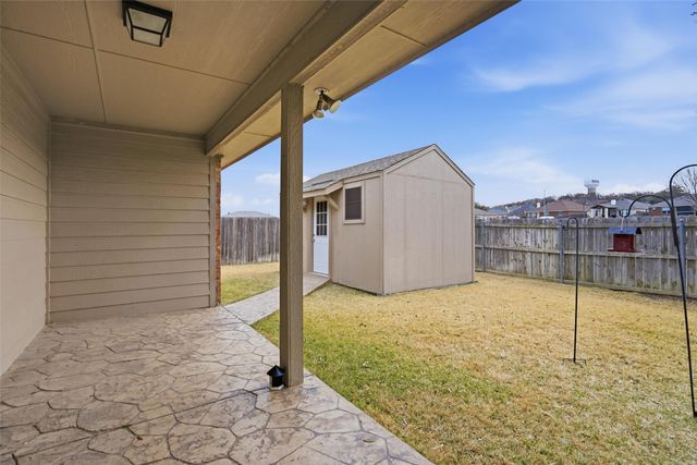 913 Raenae Drive, Burleson, TX 76028