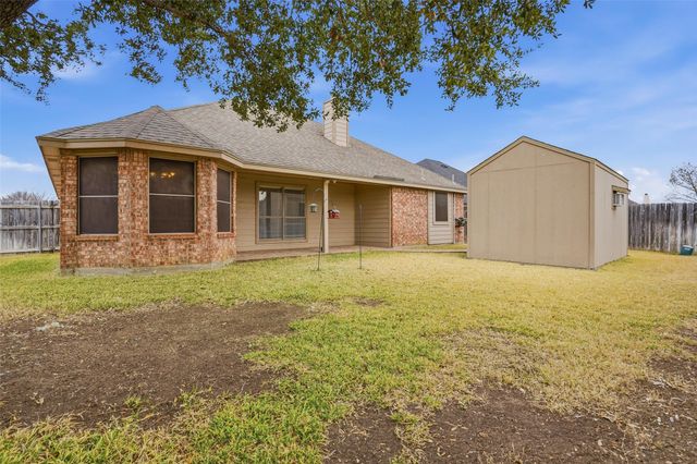 913 Raenae Drive, Burleson, TX 76028