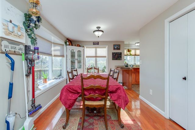 15 Newells Meadow Lane, Derry, NH 03038