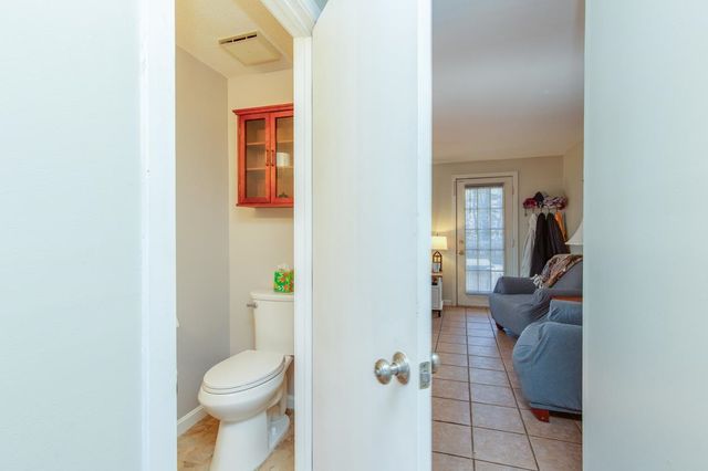 15 Newells Meadow Lane, Derry, NH 03038