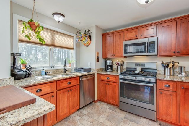 15 Newells Meadow Lane, Derry, NH 03038