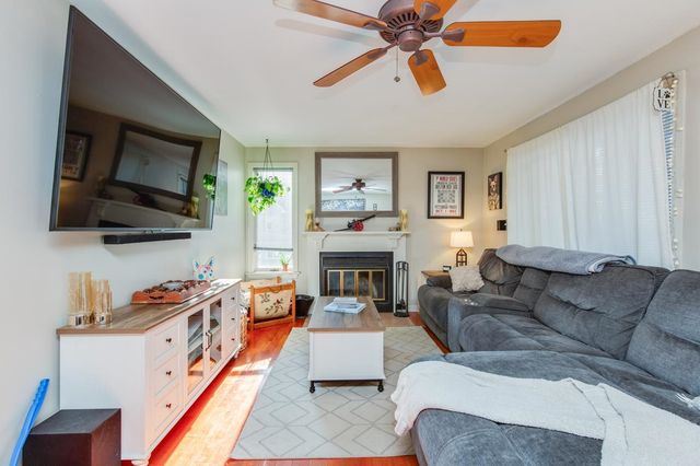 15 Newells Meadow Lane, Derry, NH 03038