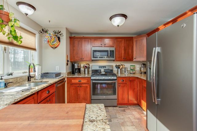 15 Newells Meadow Lane, Derry, NH 03038