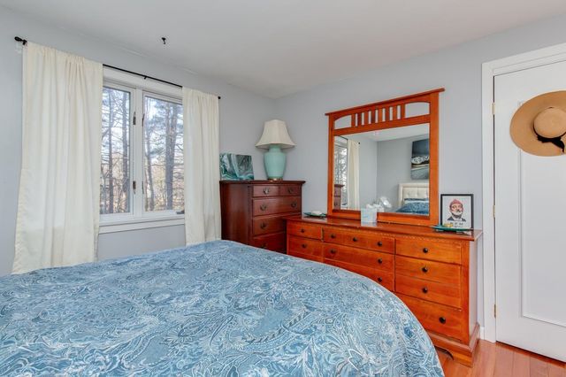 15 Newells Meadow Lane, Derry, NH 03038