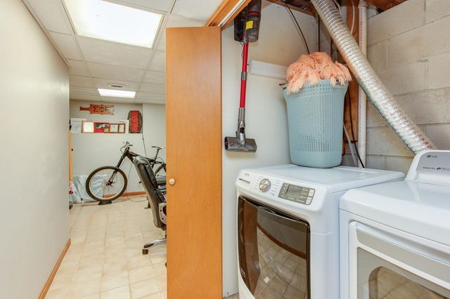 15 Newells Meadow Lane, Derry, NH 03038