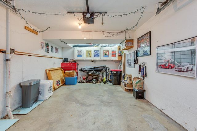 15 Newells Meadow Lane, Derry, NH 03038