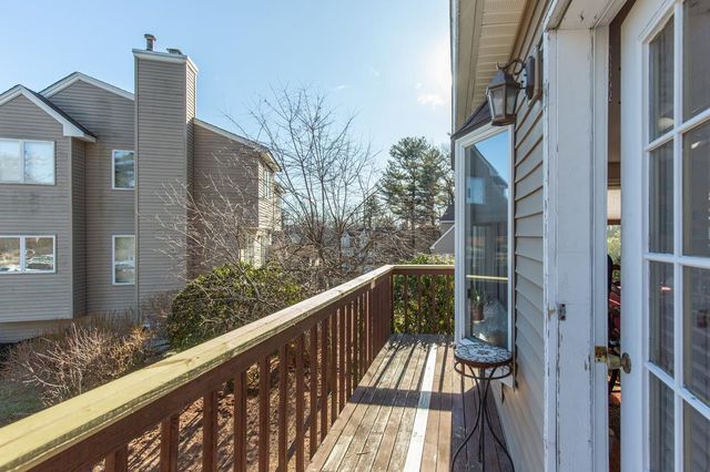 15 Newells Meadow Lane, Derry, NH 03038