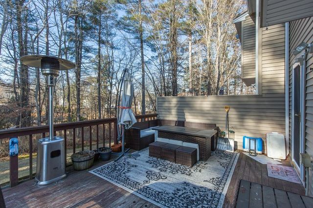 15 Newells Meadow Lane, Derry, NH 03038