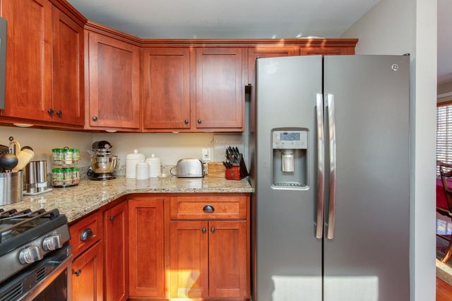 15 Newells Meadow Lane, Derry, NH 03038