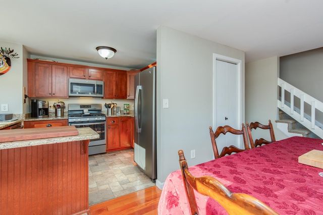 15 Newells Meadow Lane, Derry, NH 03038