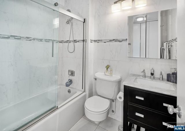 7004 Boulevard East 9M, Guttenberg, NJ 07093