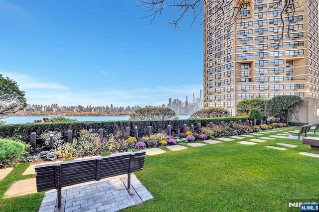 7004 Boulevard East 9M, Guttenberg, NJ 07093