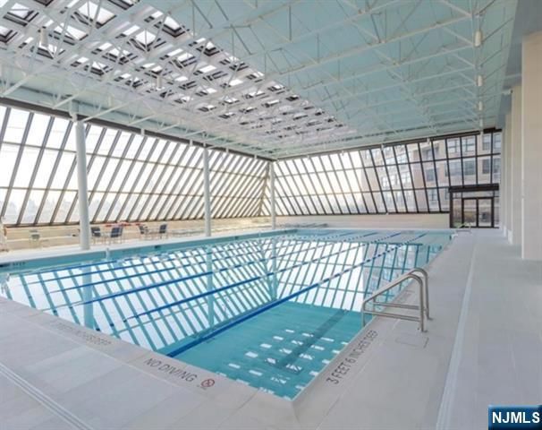 7004 Boulevard East 9M, Guttenberg, NJ 07093