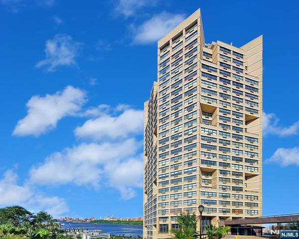7004 Boulevard East 9M, Guttenberg, NJ 07093