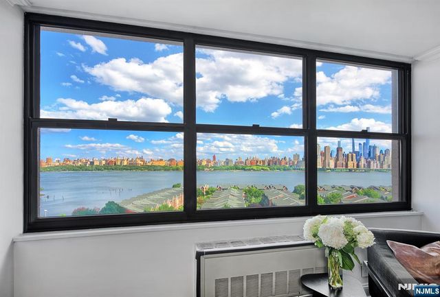 7004 Boulevard East 9M, Guttenberg, NJ 07093