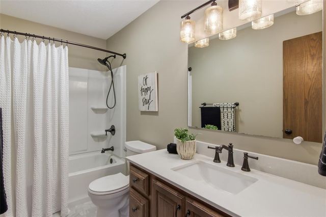 3721 Maywood Drive, Eau Claire, WI 54703