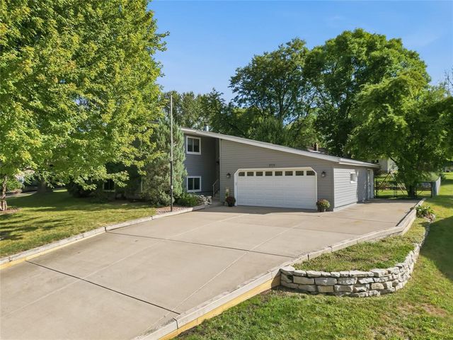 3721 Maywood Drive, Eau Claire, WI 54703