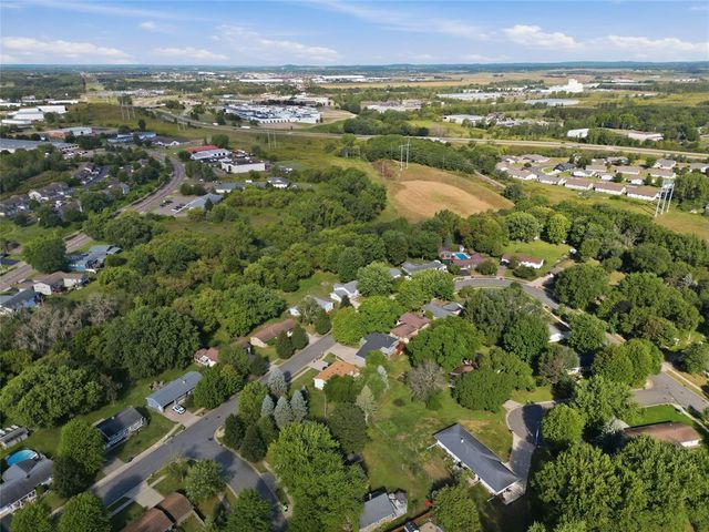 3721 Maywood Drive, Eau Claire, WI 54703