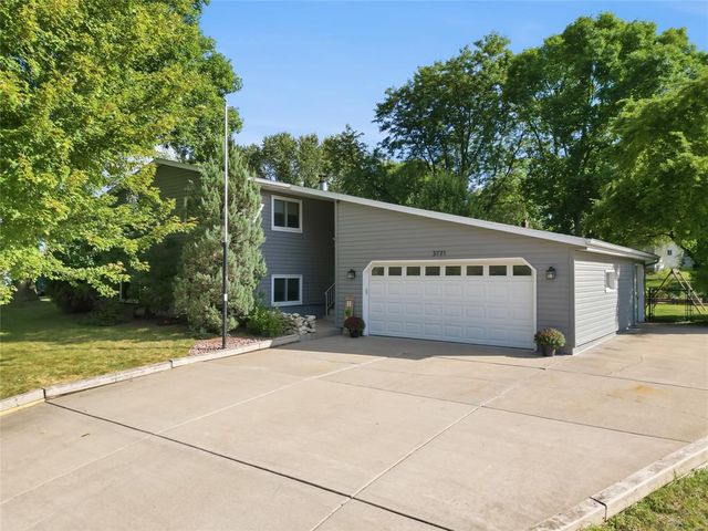 3721 Maywood Drive, Eau Claire, WI 54703