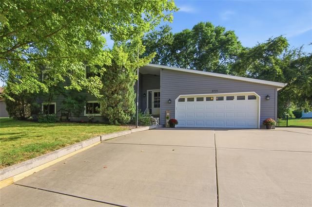 3721 Maywood Drive, Eau Claire, WI 54703