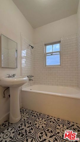 2795 W 8th Street 406, Los Angeles, CA 90005