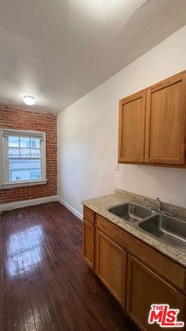 2795 W 8th Street 406, Los Angeles, CA 90005